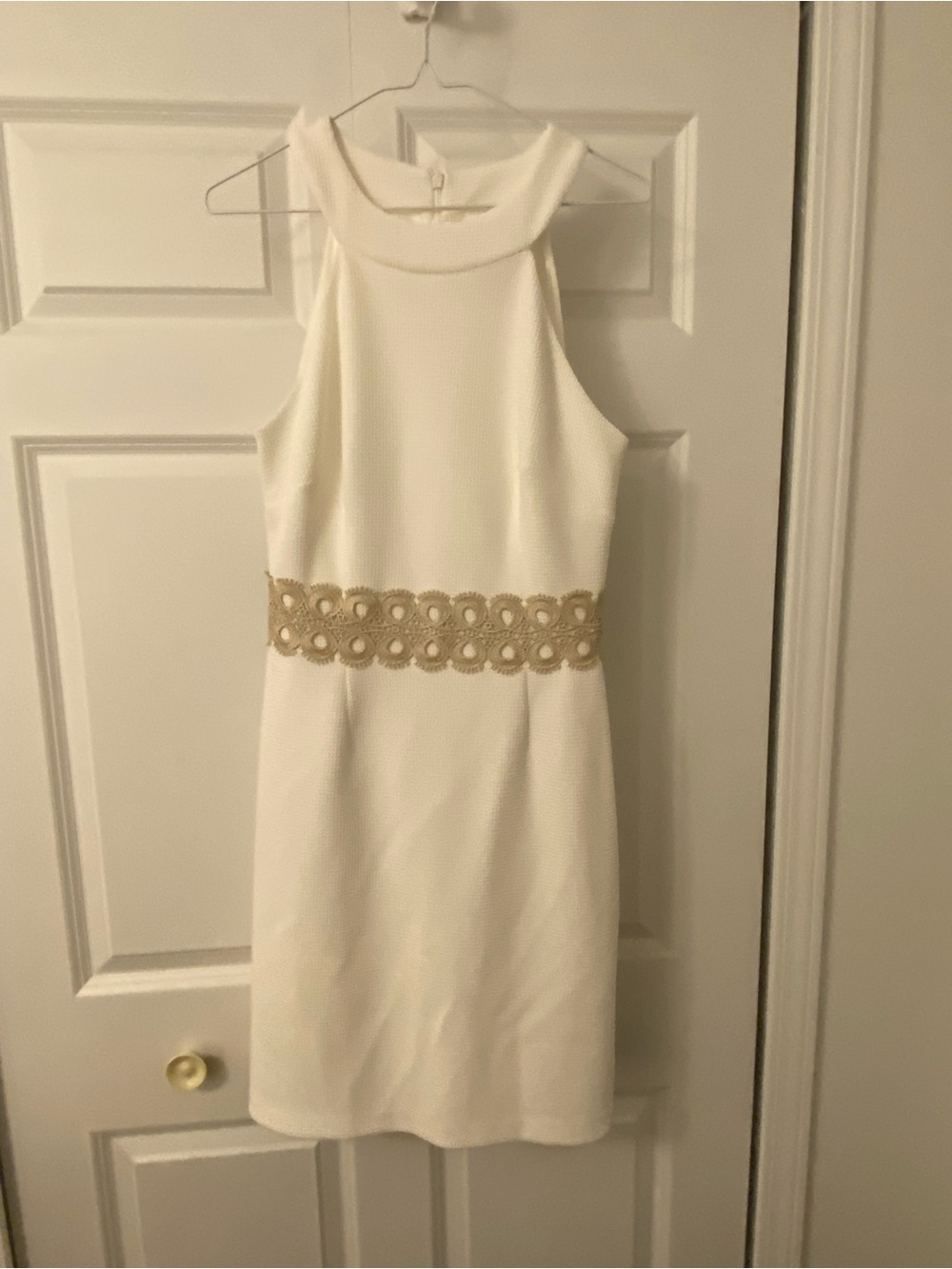 Vince Camuto White Sleeveless Halter Dress with Gold Lace Waist Size 8